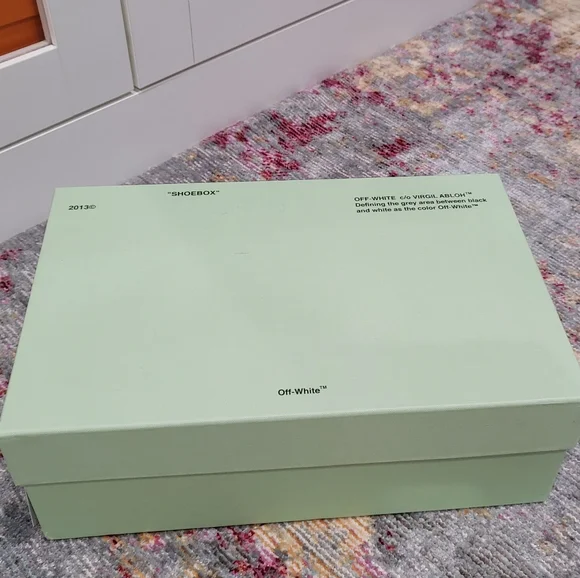 Off-White Sneakers - Picture 7 of 7